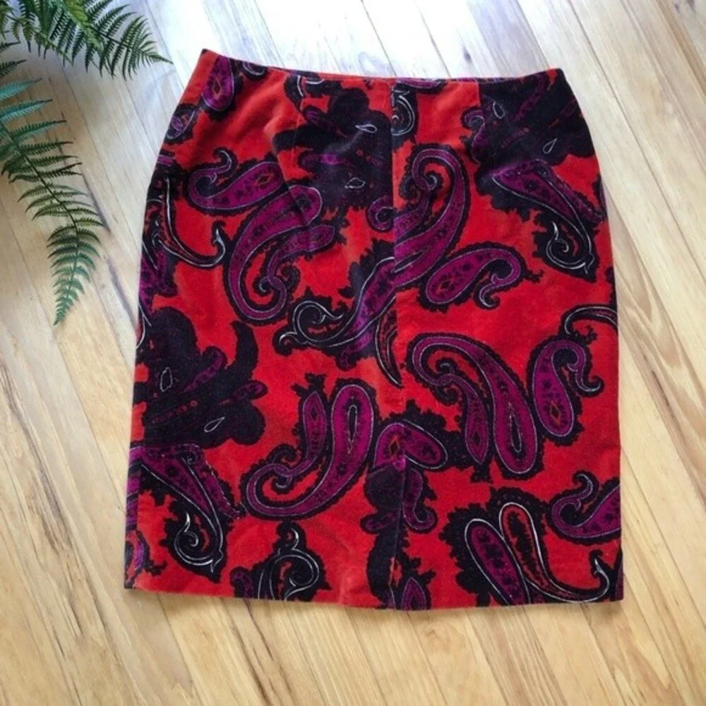 Talbots • Velvet Paisley Pencil Skirt 8p - Picture 2 of 3